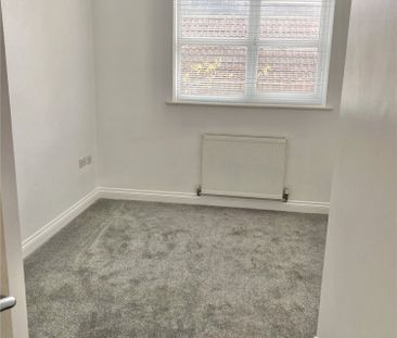 Warden Court, - Photo 5