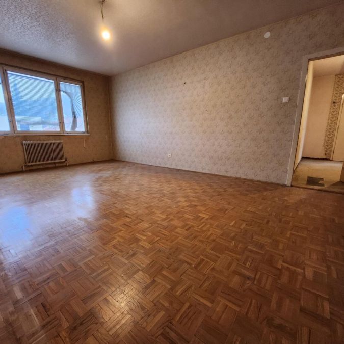 DIE WOHNUNG WIRD FÜR SIE SANIERT! - Foto 1