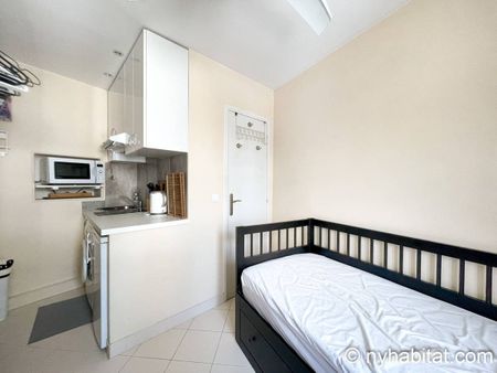 Logement à Paris, Location meublée - Photo 2