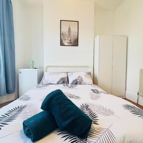 Room in a Shared House, Mossford Street, E3 - Photo 1