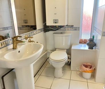 College Street, Nottingham, NG10 - Photo 1