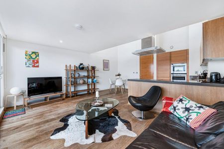 2 bedroom flat to rent - Photo 2