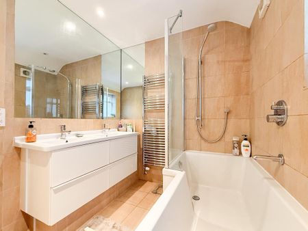 4 bedroom semi-detached house to rent - Photo 4