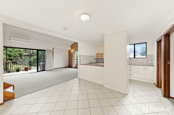 18 Howie Court, Belconnen ACT - Photo 1