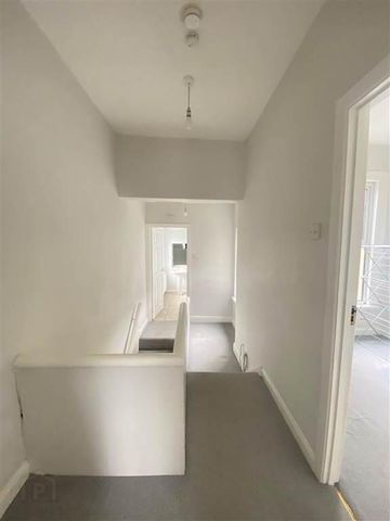 Donegal Road 215, Belfast, BT12 5NA - Photo 4