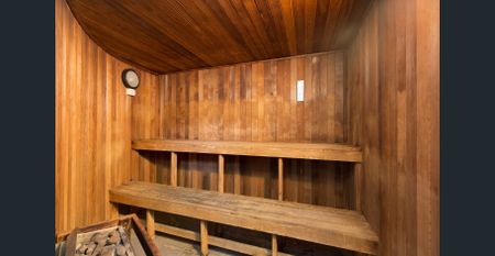 Sunlit Furnished Apartment With Study - Photo 2