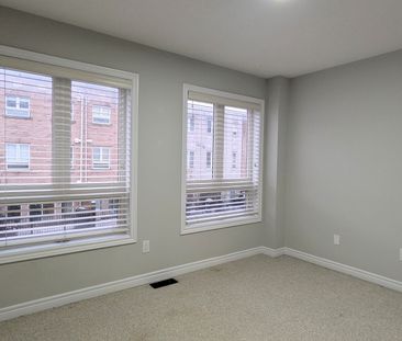For Lease - 22 Market Garden Mews, Toronto, Ontario - Photo 3