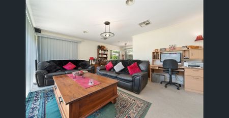 Charming Family Home in Tranquil Location with Out Door Pool. - Photo 2