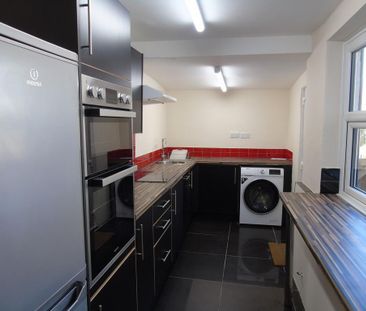 2 bedroom terraced house to rent - Photo 3