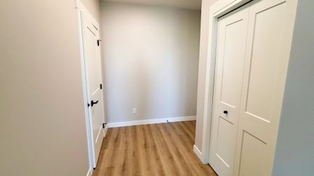 Luxury 2 Bed, 2 Bath Condo With Ac And Underground Parking. Special Incentive - Photo 3