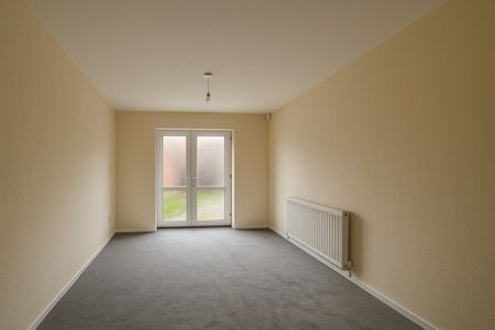 3 Bed Semi-Detached House, Thornholme Close, LE4 - Photo 4