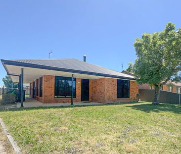 Large 2-Bedroom Home - Eglinton - Photo 1