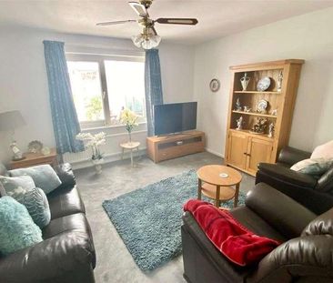 Flintcomb Rise, Northampton, Northamptonshire, NN3 - Photo 1