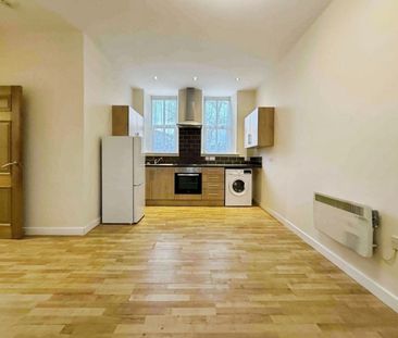 2 bedroom Flat To Let - Photo 5