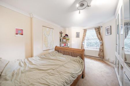 4 bedroom flat to rent - Photo 4