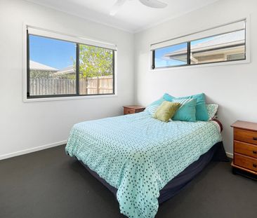 Low Maintenance 3 bed, study, 2 bath, 1 car, AC Home in Harmony - Photo 3