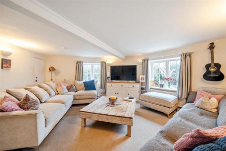 4 bedroom apartment to rent - Photo 3