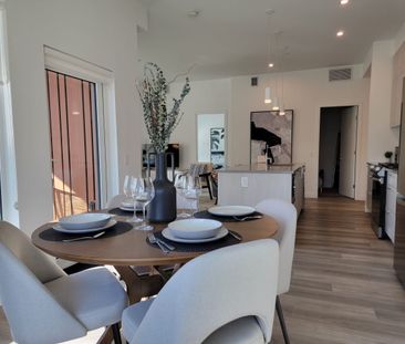 Large Luxury Main Floor 2 bedroom plus den Condo near Downtown – Pe... - Photo 3