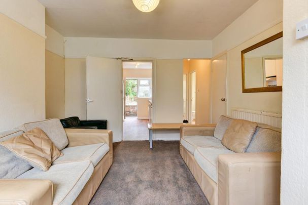 6 bedroom house to rent - Photo 1