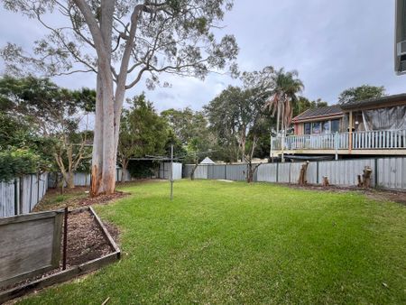 Three Bedroom Home with Sunroom - Photo 3