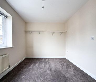 2 bedroom semi-detached house to rent - Photo 5