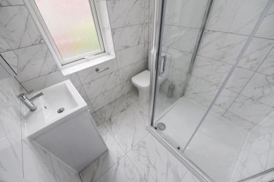 2 bedroom Flat in Cardigan Road, Leeds - Photo 4