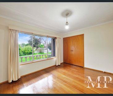 2 Bedroom House with Good Sized Yard - Photo 3