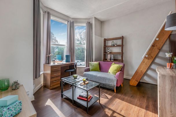 2 MOOR VIEW Leeds - LS6 1AQ - Photo 1