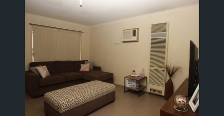 LOW MAINTENANCE LIVING IN WEST WODONGA - Photo 2