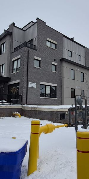 For Lease - 11 Baynes Way Unit# 13, Bradford West Gwillimbury, Ontario - Photo 1