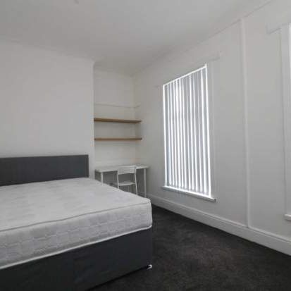 4 bedroom property to rent in Liverpool - Photo 1