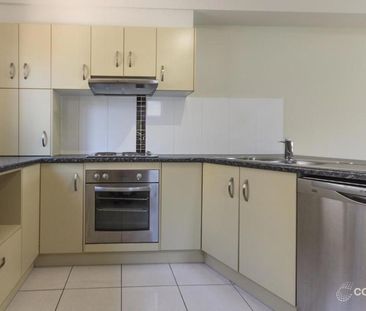 Stylish & Spacious 3-Level Townhouse in Prime Carina Location - Photo 5