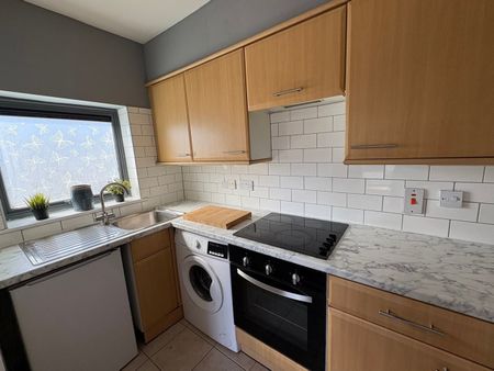 1 Bed Flat, Bay Tree Court, IG11 - Photo 5