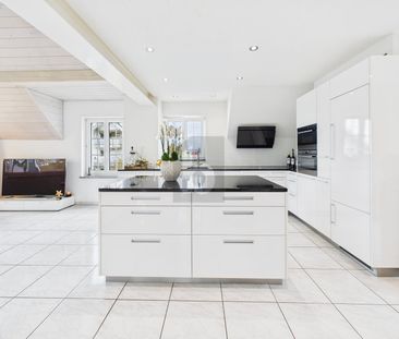 MODERN WITH TERRACE - Photo 1