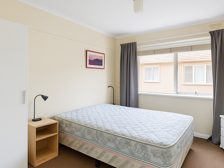 42 Gourlay Street, Balaclava, VIC - Photo 3