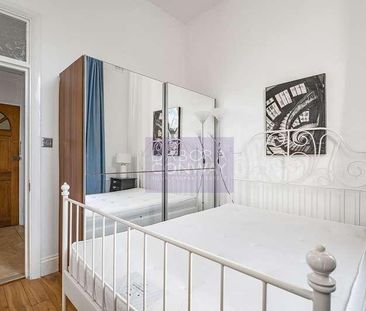 Hollybush Hill, Wanstead, E11 - Photo 1