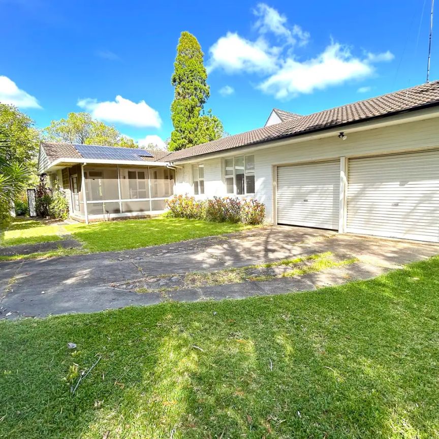 “Walk to Castle Hill Metro, Castle Tower & Popular Schools” - Photo 1