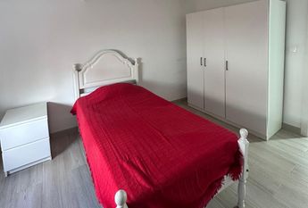 Quarto em zona central da Pontinha