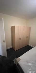 Room in a Shared Flat, Manchester, M5 - Photo 3