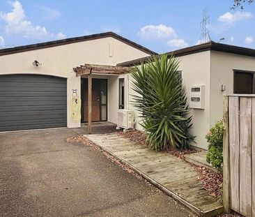 Two bedroom gem in Flat Bush! - Photo 5