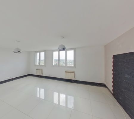 Location Appartement 3 pièces 71m² CHATELLERAULT 86100 - Photo 2
