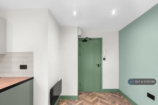 Studio to rent - Photo 1