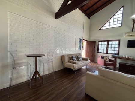 Casa com 4 quartos e 250m² para alugar em Jurerê, Florianópolis. - Photo 2
