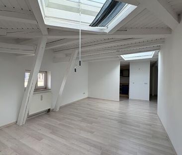 Gemütliche Dachgeschosswohnung in einer Zwickauer Altbauvilla - Photo 1