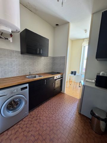 Location Appartement 1 pièce 35m² MONTMORILLON 86500 - Photo 3