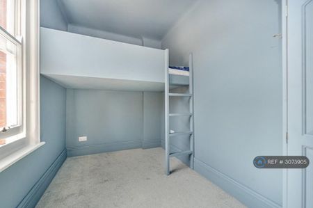 2 bedroom flat to rent - Photo 4