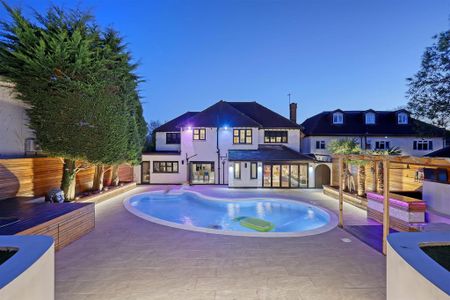 4 bedroom detached house to rent - Photo 5