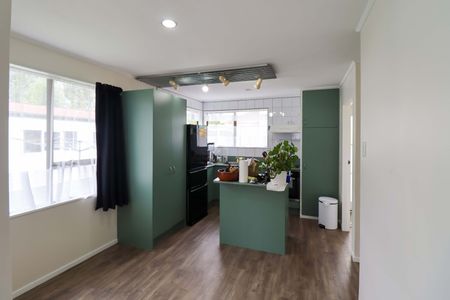 Family Home - Photo 5