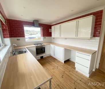 2 bed semi-detached bungalow to rent in Cedar Way, Brixham, TQ5 - Photo 6