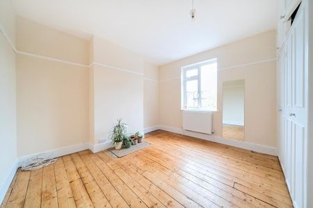 3 bedroom end of terrace house to rent - Photo 2